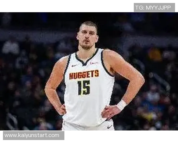 约基奇半场表现如同游戏般轻松7投5中贡献10分4篮板6助攻